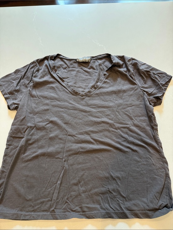 Nina loca Tops - Everyday V-Neck Short Sleeve Tee — brown